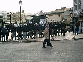 La police plusieurs heures avant le début de la marche !!