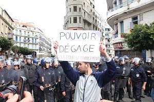 Pouvoir dégage !!